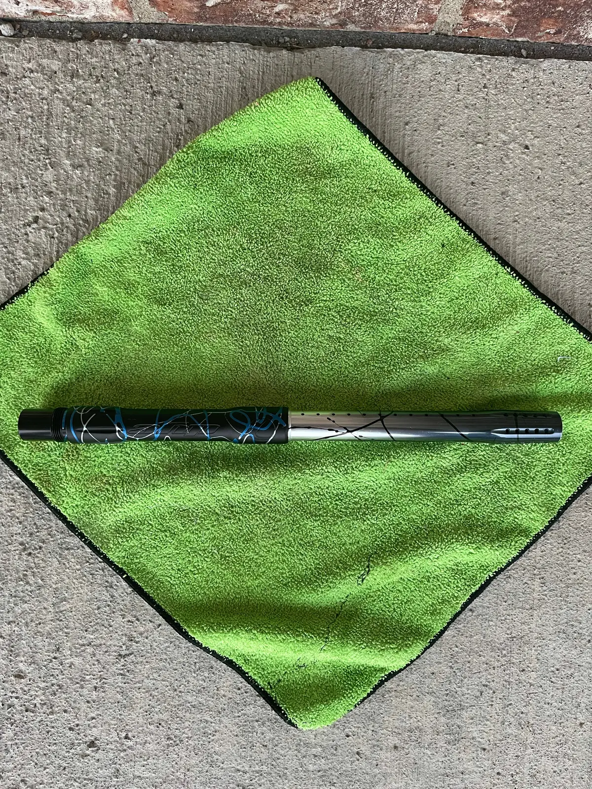 Used Dye Ultralite (Ul) Barrel - Black/Blue/Silver Splash - Ac Thread - 14 Inch 1