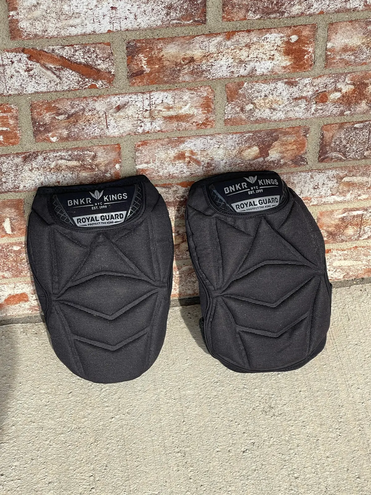 Used Bunker Kings Supreme Knee Pads - 2X-Large 1