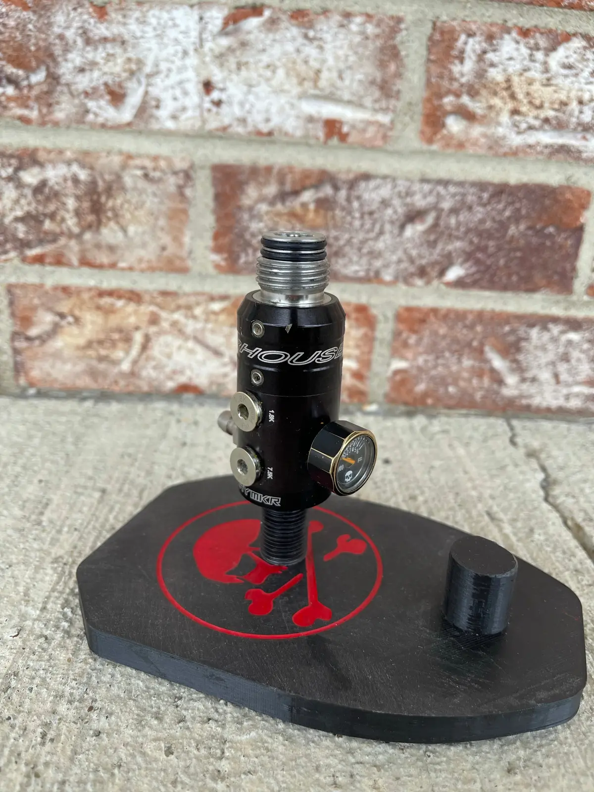 Used Infamous Powerhouse Haymkr 500L Tank Regulator - Black 1
