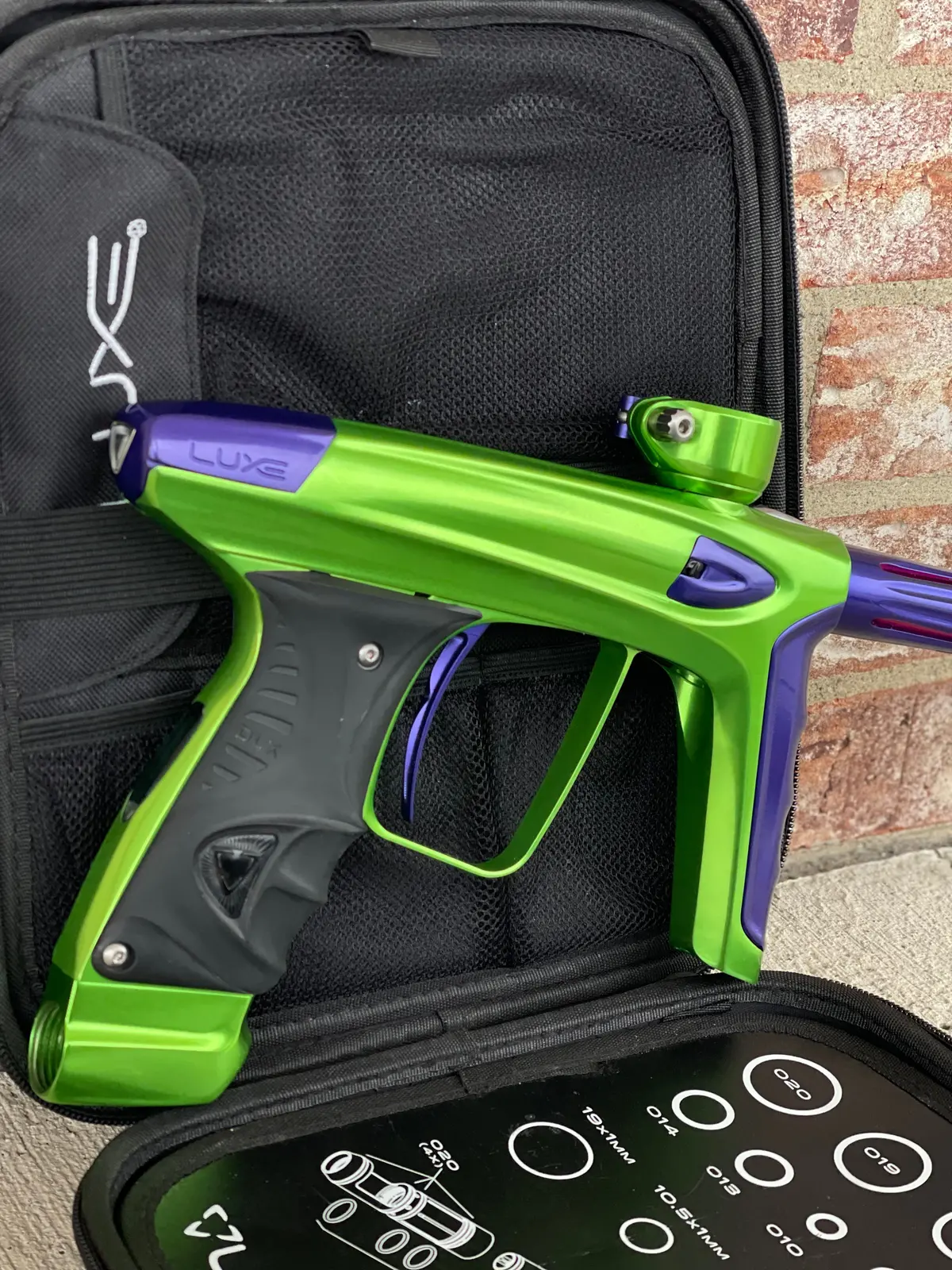 Used Dlx Luxe Ice Paintball Gun - Polished Green / Polished Purple 1