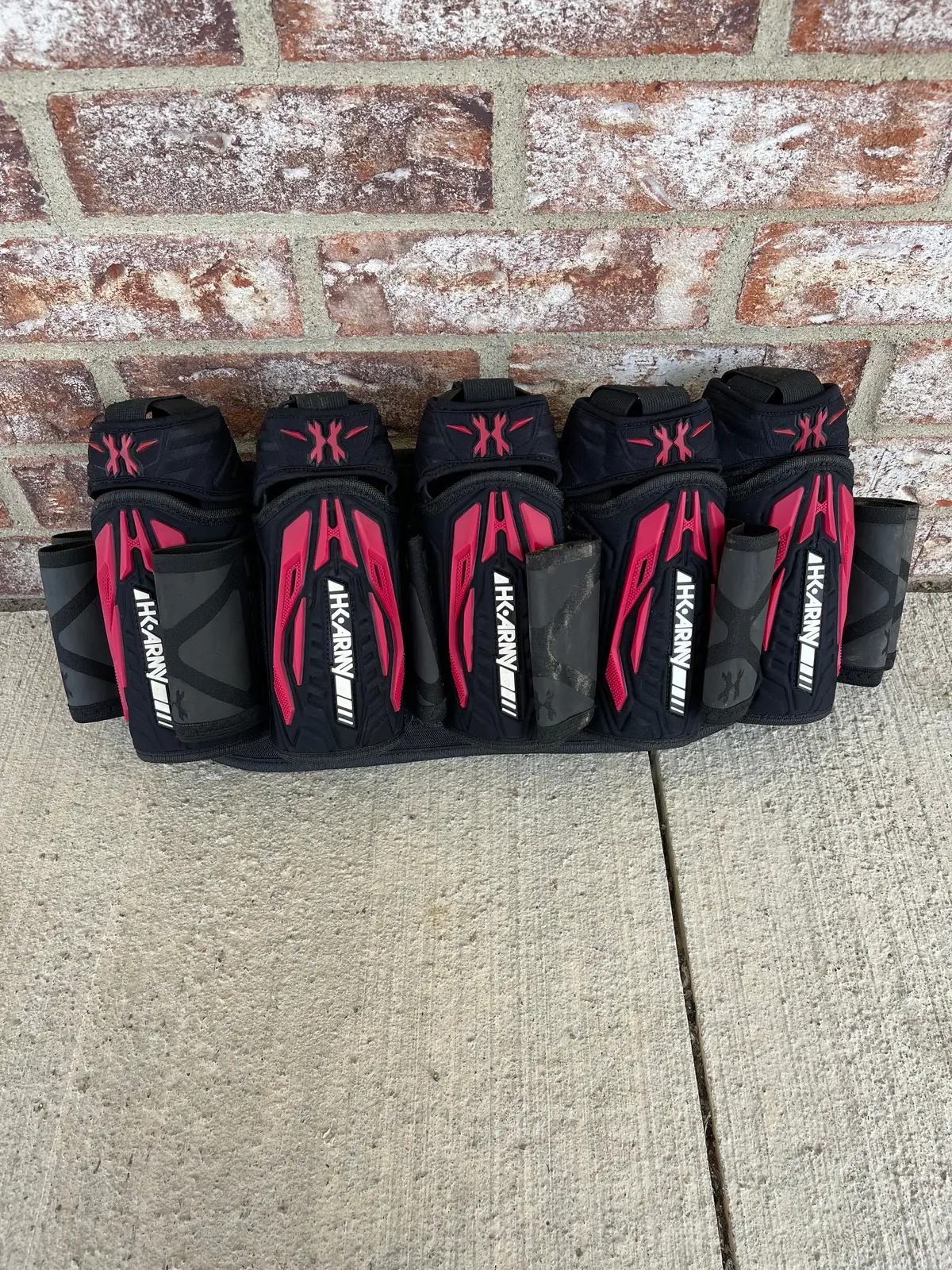 Used Hk Army Zero G 5 + 8 Paintball Pod Pack- Black/Red 1