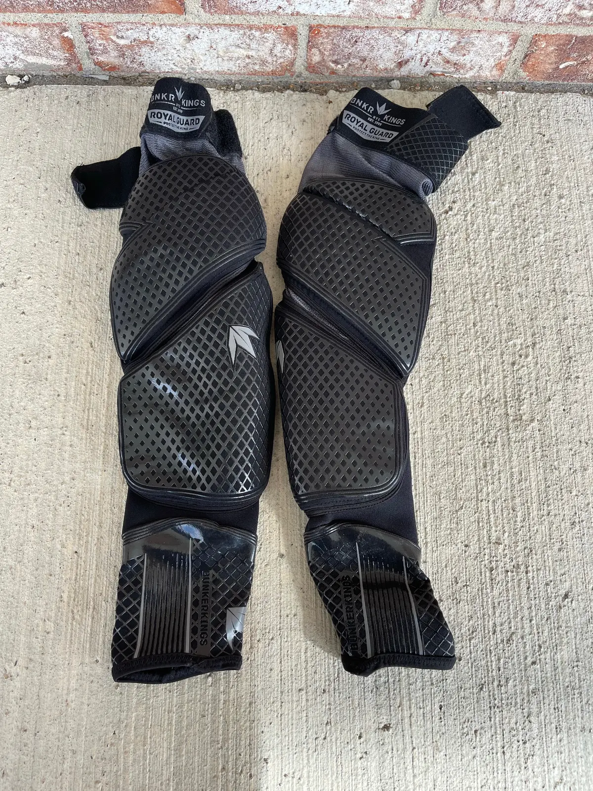 Used Bunker Kings Supreme Elbow Pad - Xl 1