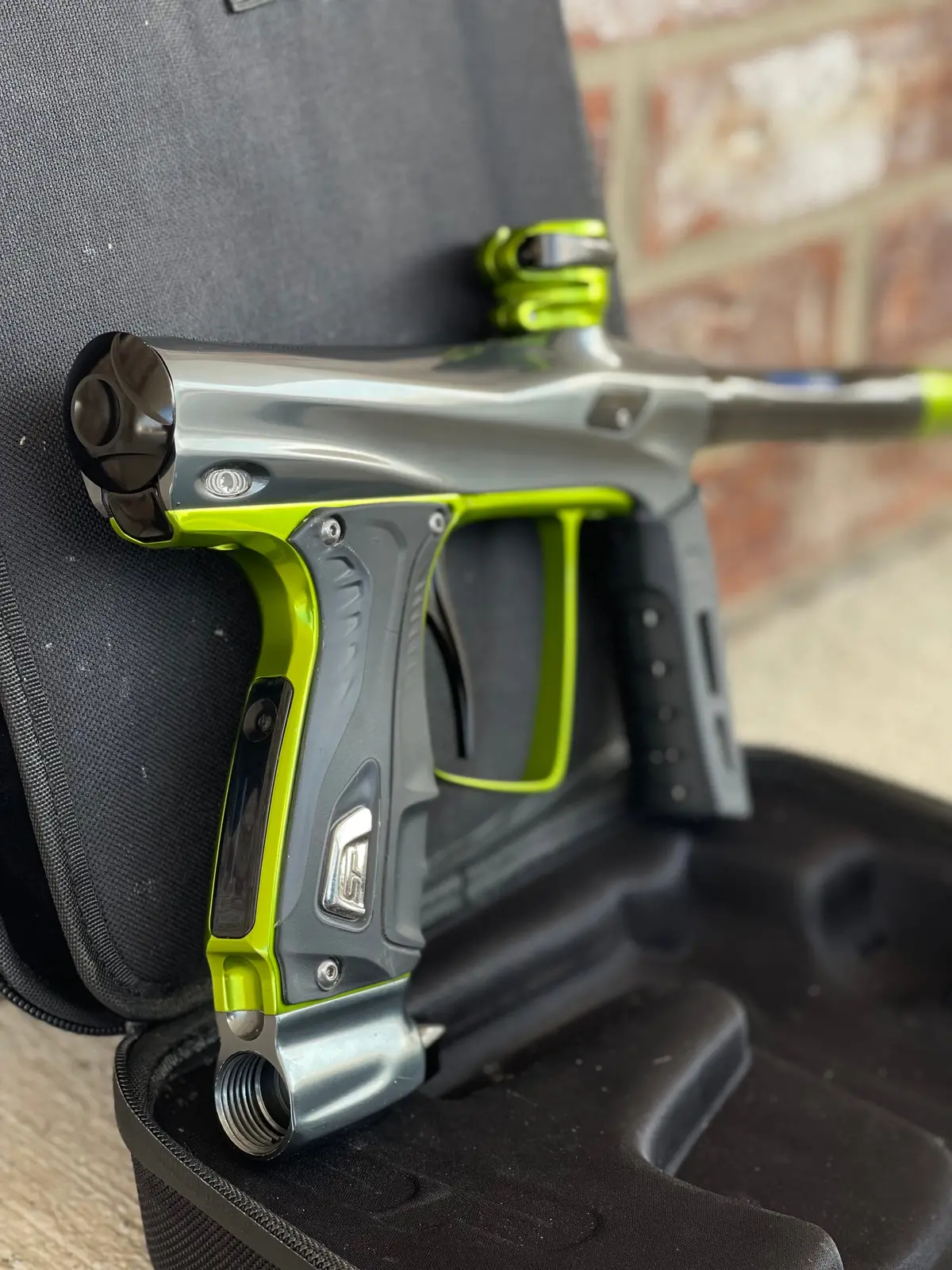 Smart Parts Shocker Rsx Paintball Marker- Pewter/Lime With 3 Freak Inserts 1