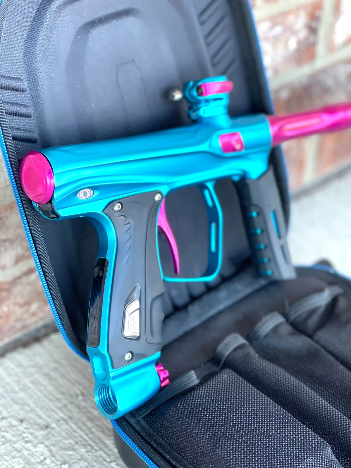 Used Shocker Xls Paintball Gun - Dust Teal / Gloss Pink (Cotton Candy) 1