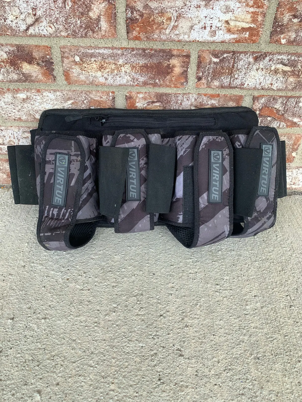 Used Virtue Elite 4+7 Paintball Pod Pack- Black 1
