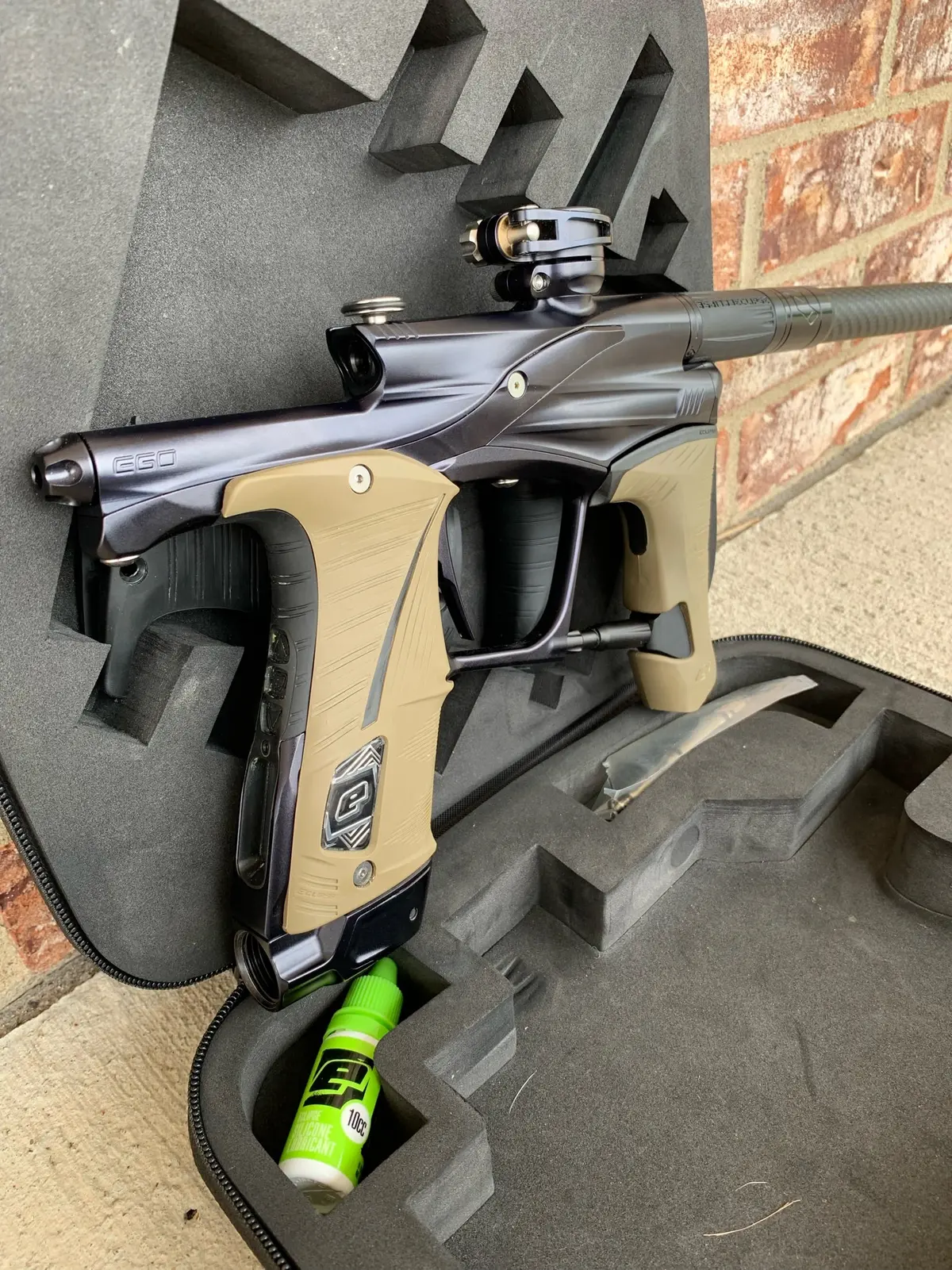 Used Planet Eclipse Lv1.6 Paintball Gun - Black W/ Tan & White Grip Kits 1