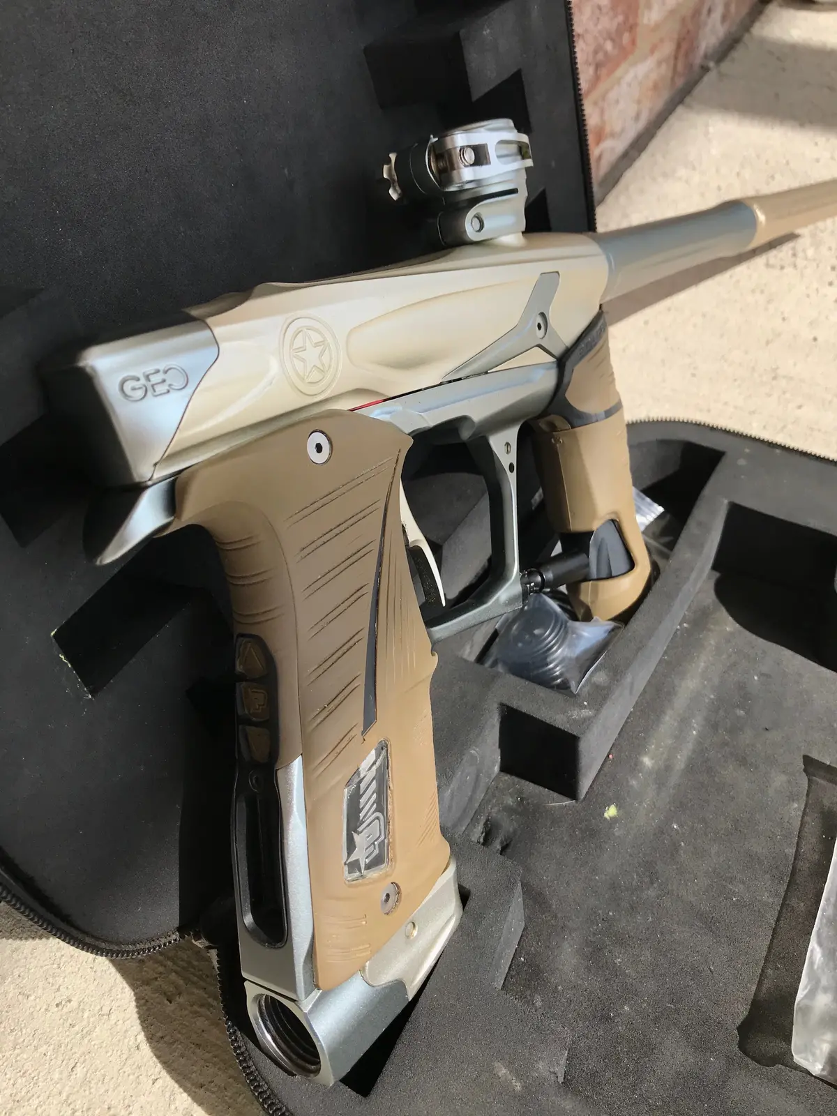 Used Planet Eclipse Geo 3.5 Paintball Gun - Champagne / Gunmetal 1