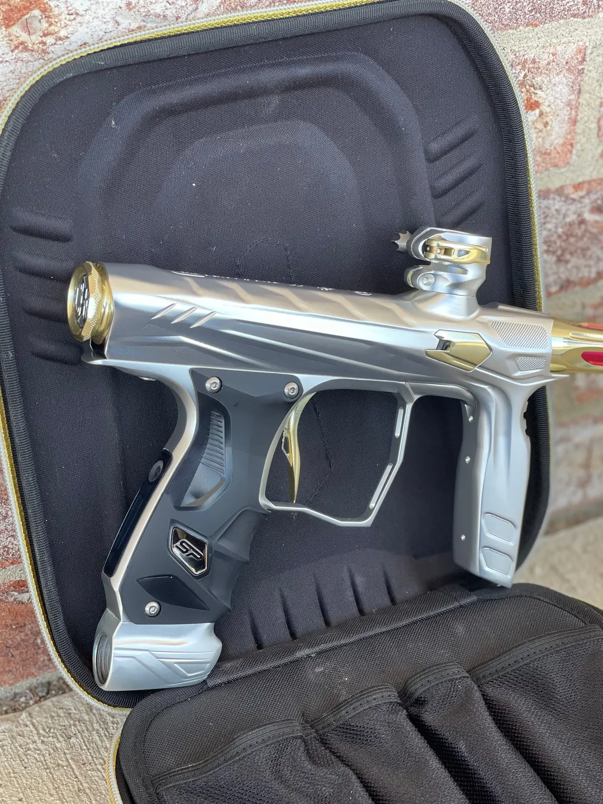 Used Hk Army Shocker Amp Paintball Gun - Silver/ Gold 1