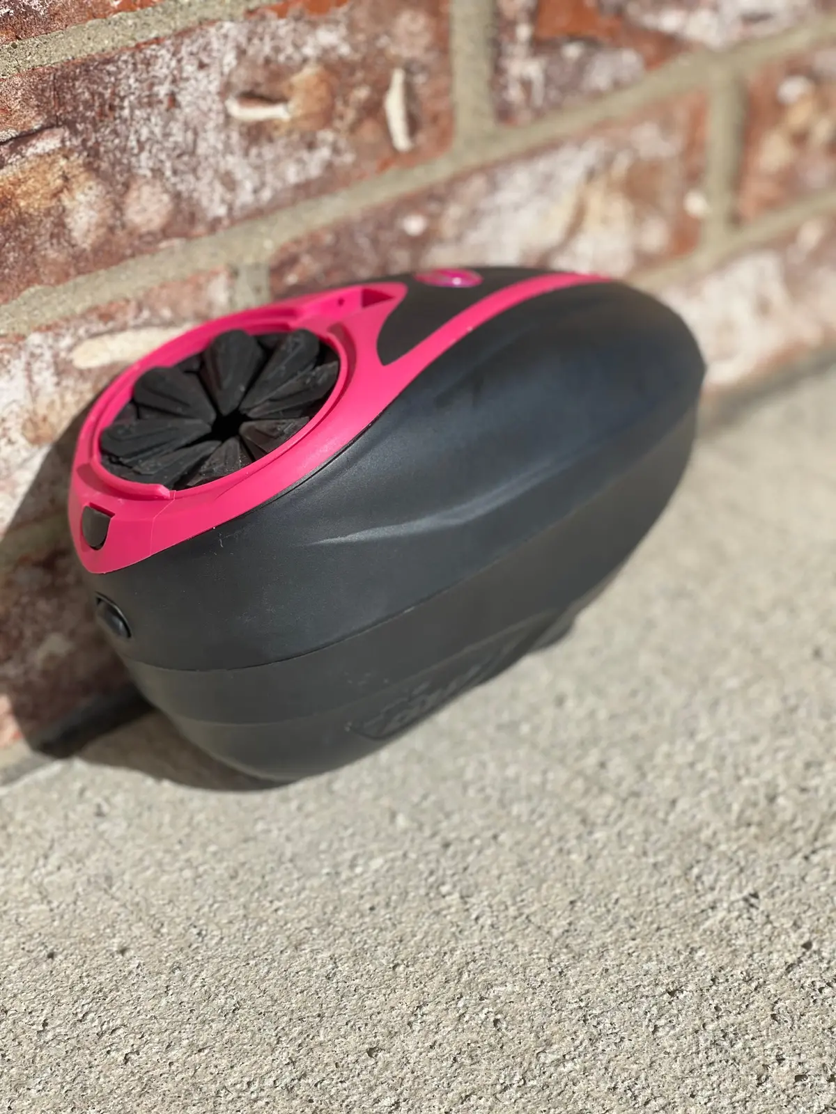 Used Dye Ltr Paintball Loader - Black/Pink 1