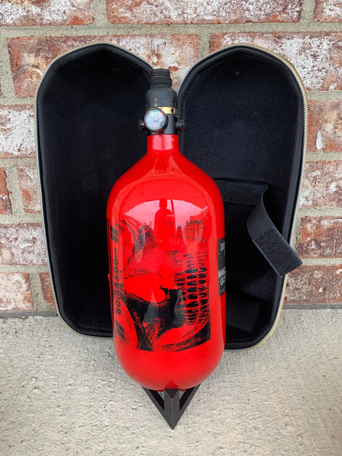 Used Infamous Savage Skulls 80/4500 Paintball Tank- Red / Black 1