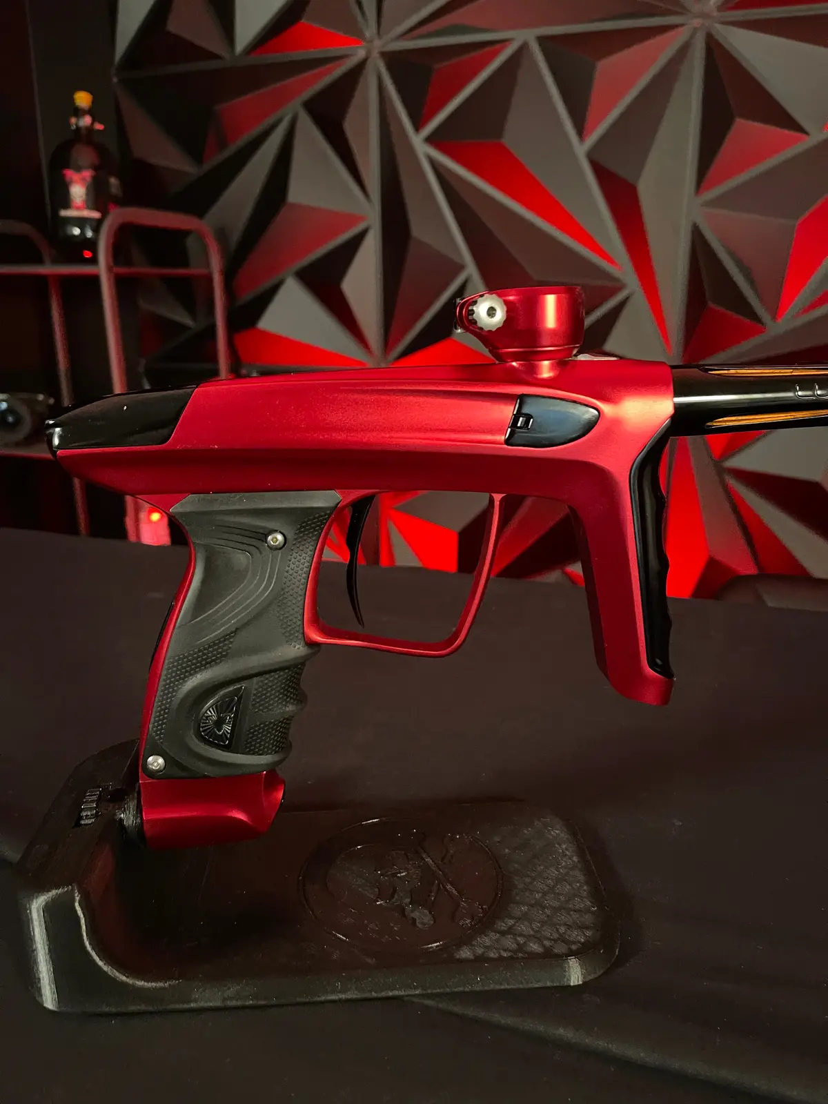 Used Dlx Luxe Tm40 Paintball Gun- Dust Red/Polished Black 1