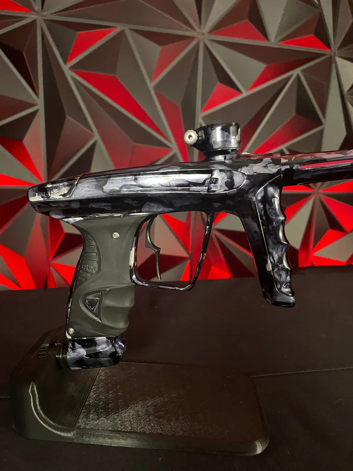 Used Dlx Luxe X Paintball Gun - Grey Marble 1