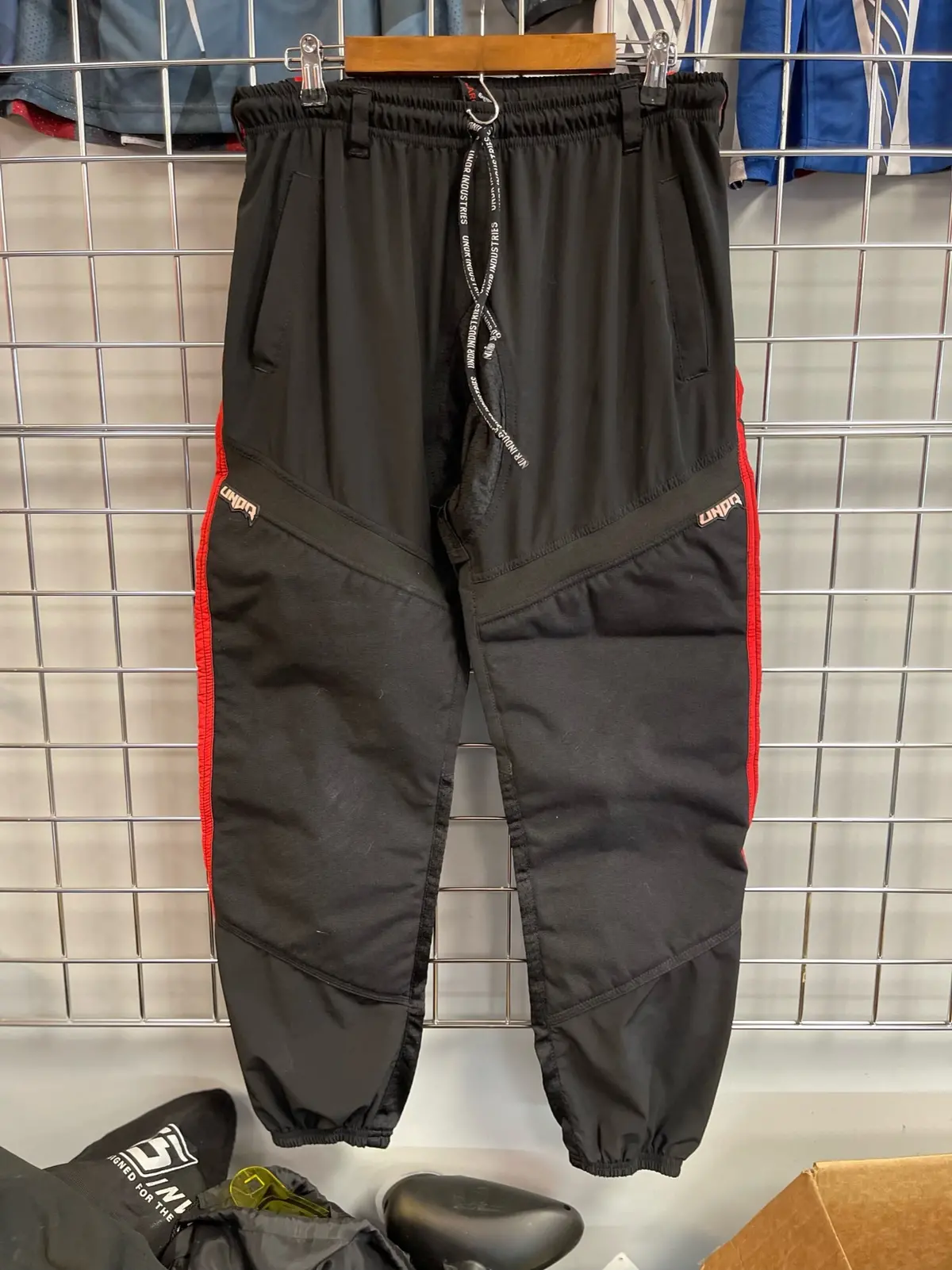 Used Undr Jogger Paintball Pants - Black - Large 1