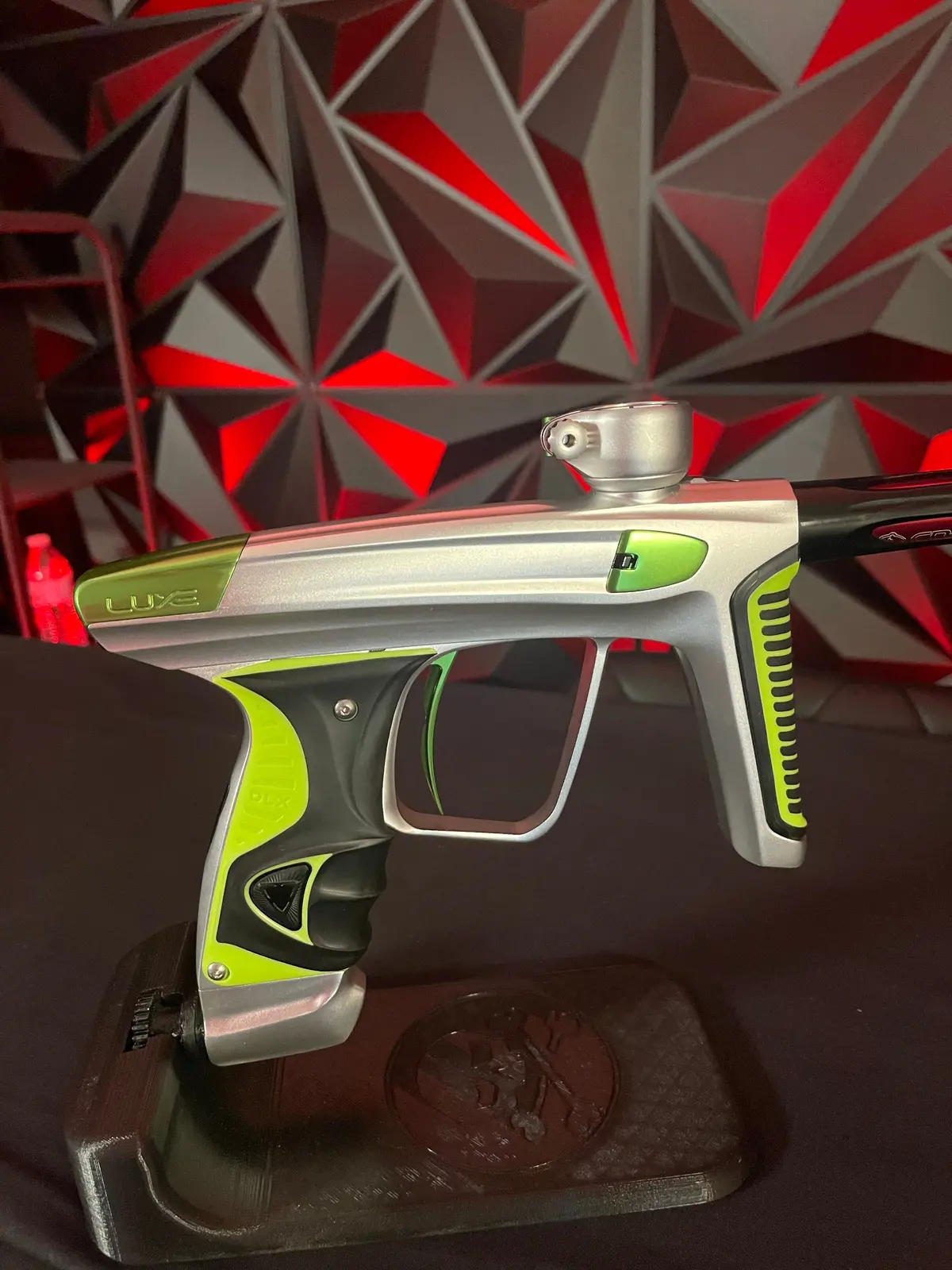 Used Dlx Luxe X Paintball Gun - White/Green 1
