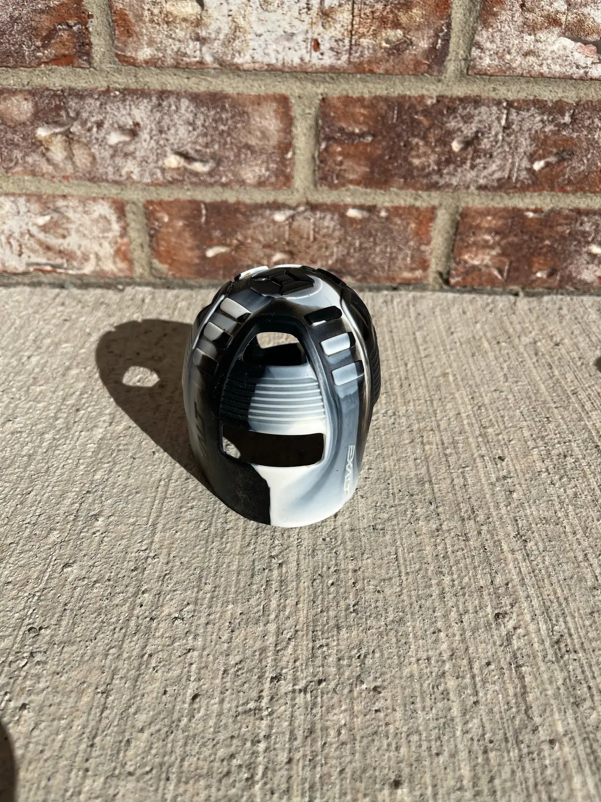 Used Exalt Tank Grip - White / Black 1
