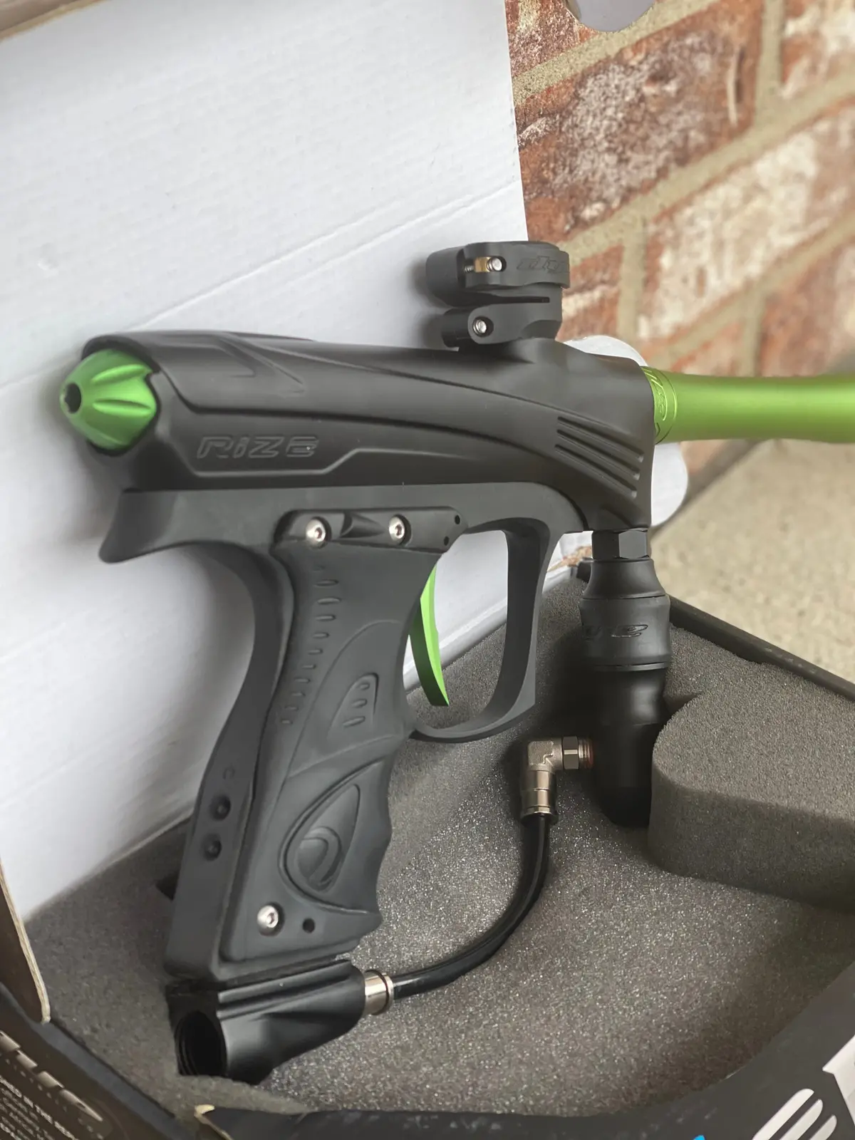 Used Dye Czr Paintball Marker- Black/Green 1