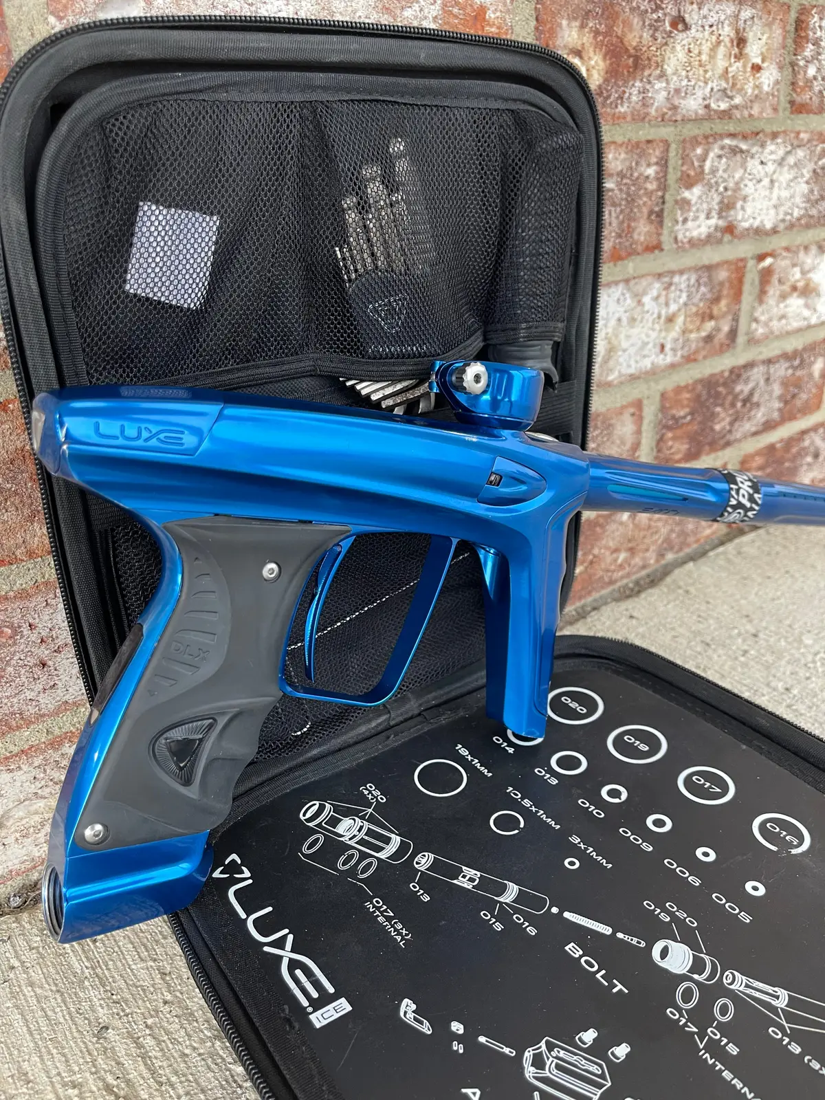 Dlx Luxe Ice Paintball Gun -  Gloss Blue 1