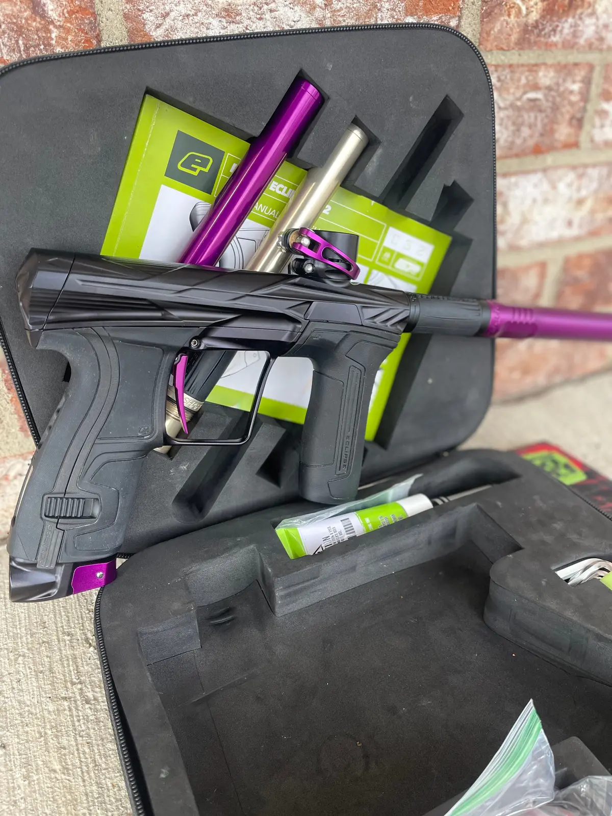 Used Planet Eclipse/Hk Army Cs2 Pro Invader Paintball Gun - Black/Purple W/ 3 Fl Backs 1