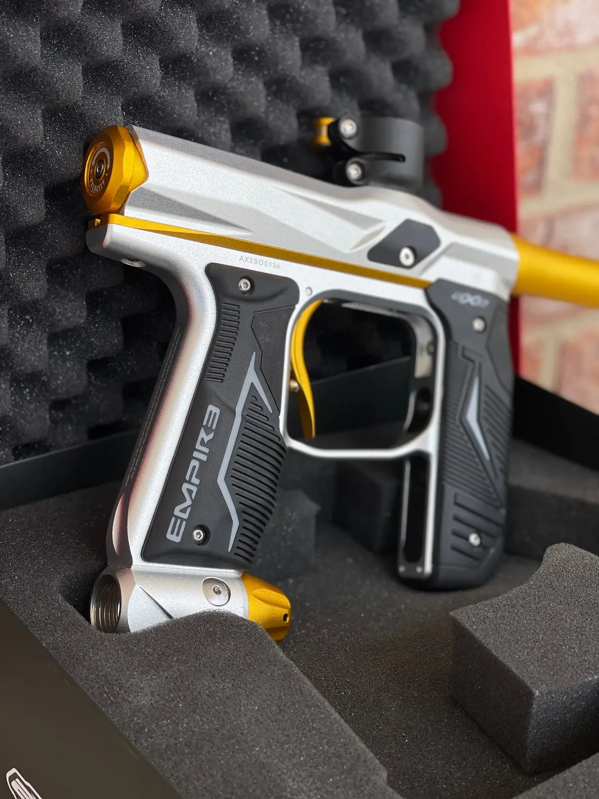 Used Empire Axe 2.0 Paintball Gun - Silver / Gold 1