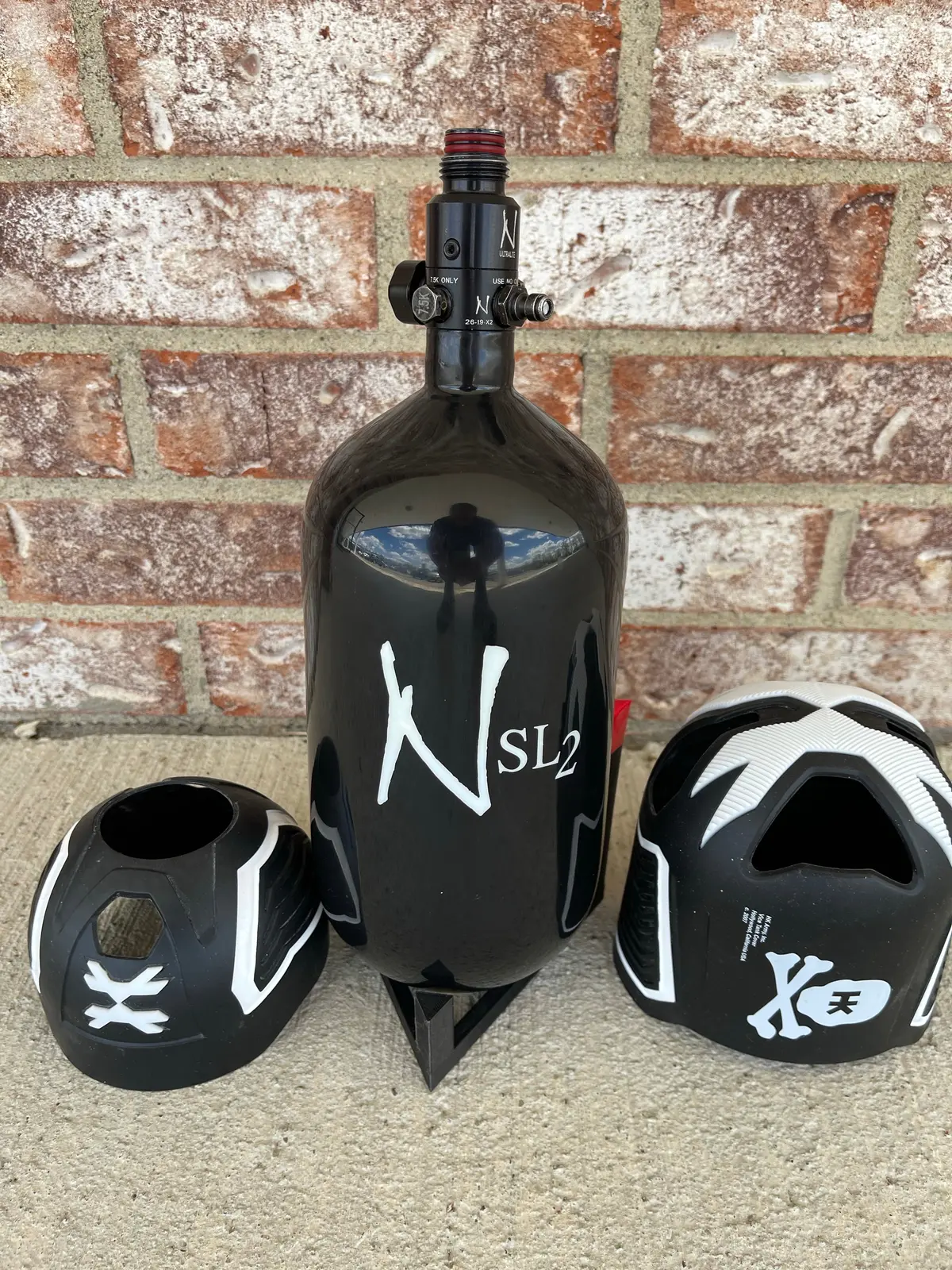 Used Ninja Sl2 77/4500 Paintball Tank - Black/White W/ Ultralite Reg 1