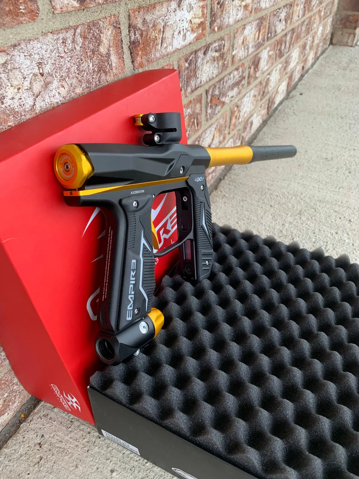 Used Empire Axe 2.0 Paintball Gun - Black / Gold 1