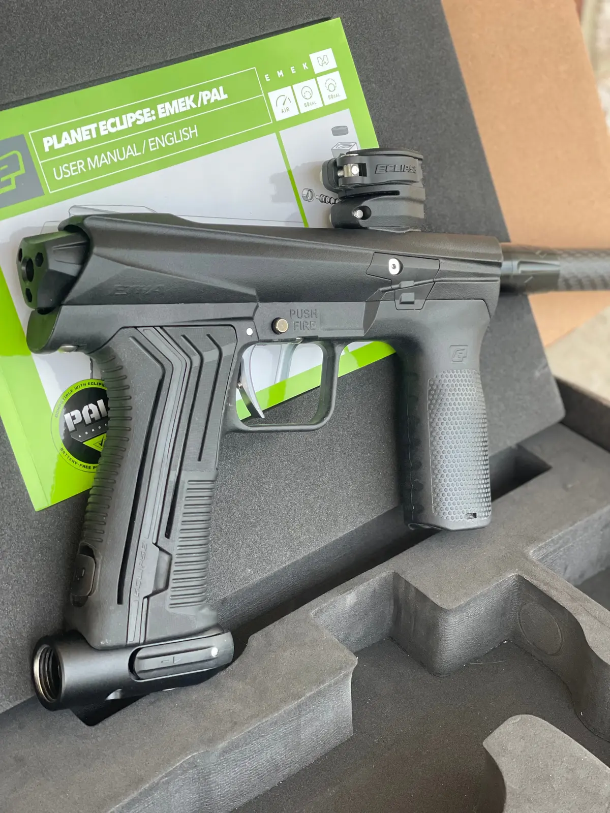 Used Planet Eclipse Emek 100 Paintball Gun - Black W/Pals Loader 1