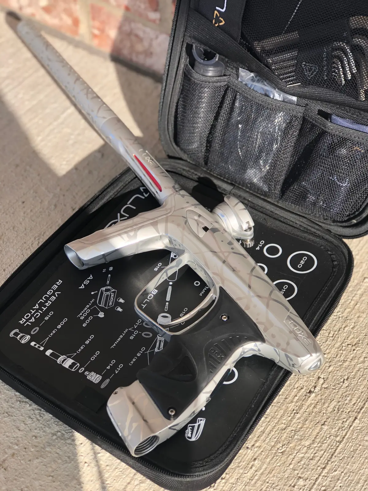 Used Dlx Luxe Ice Paintball Gun - Dust Silver Pure 3D Splash 1