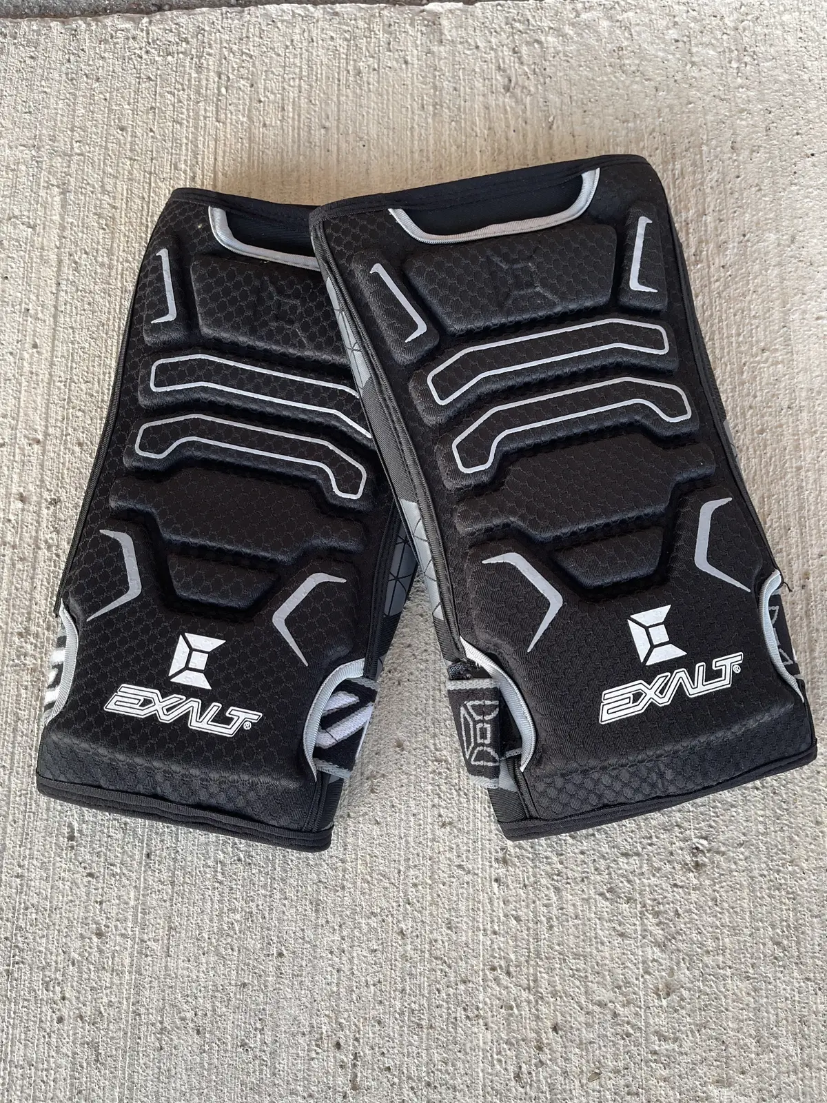 Used Exalt Freeflex Paintball Knee Pads - Small 1