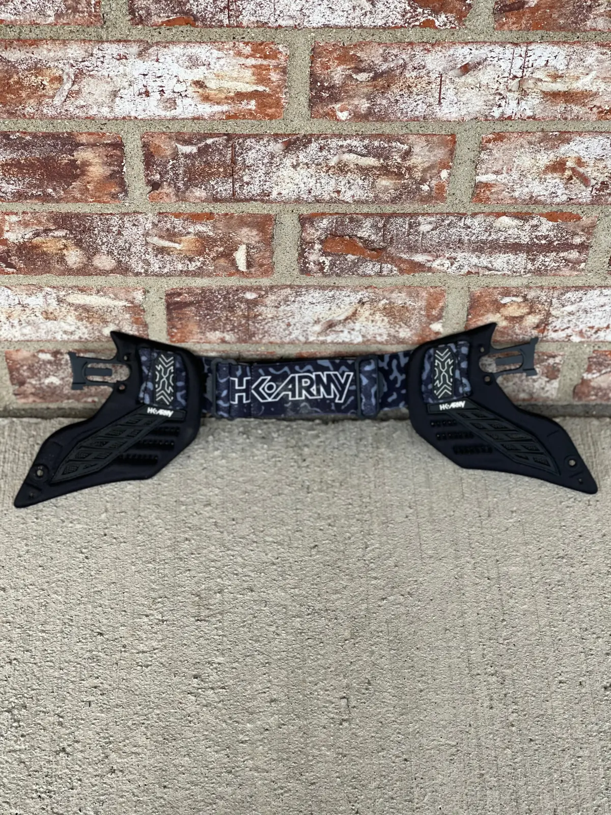 Used Hk Army Head Strap With Padded Ear Protection 1