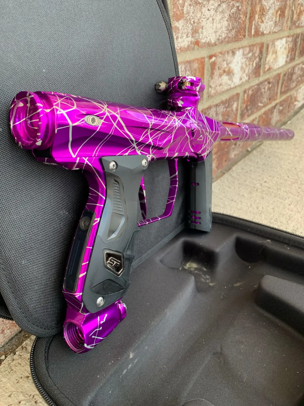 Used Shocker Amp Paintball Gun - Purple Splash 1
