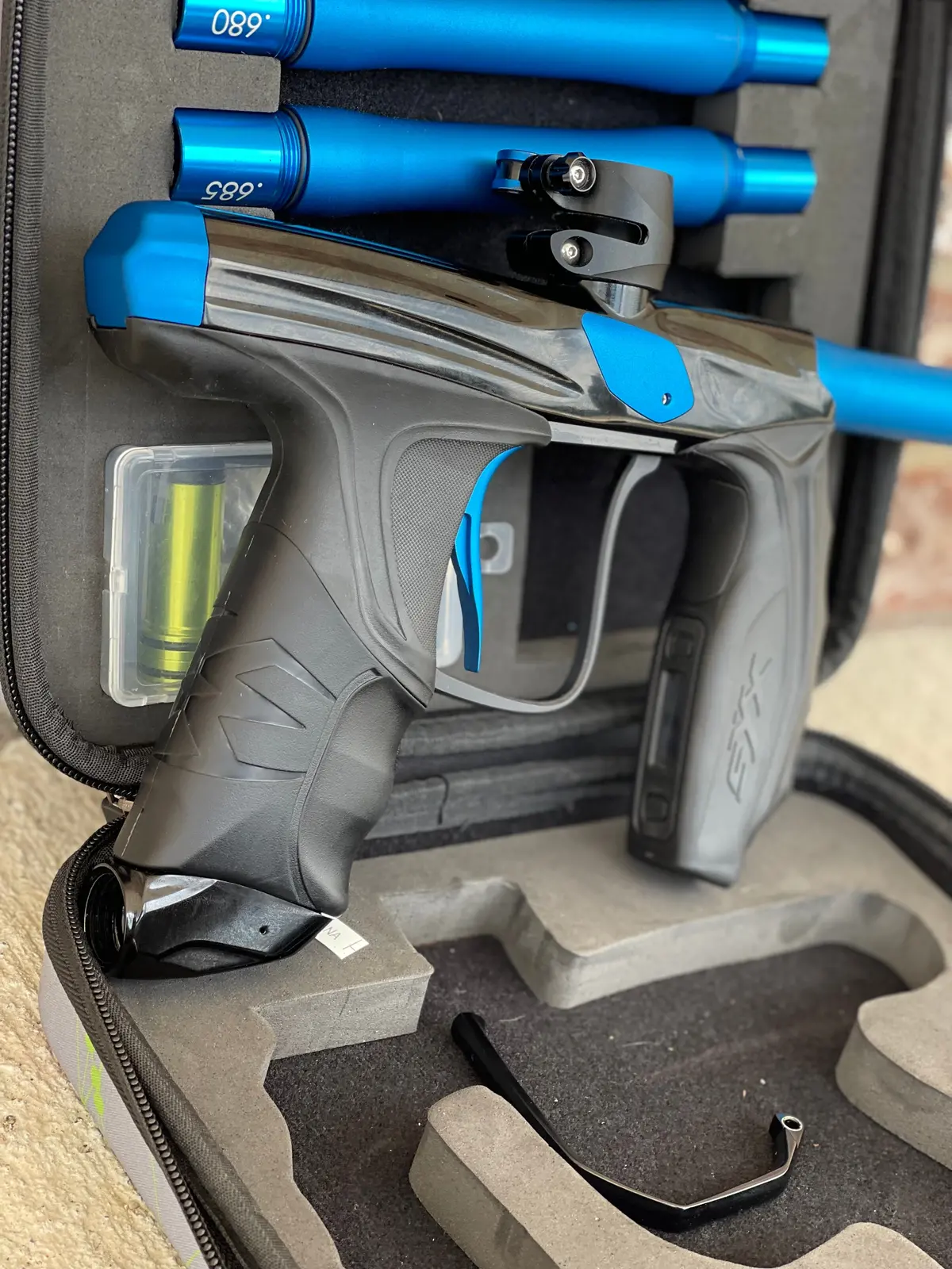 Used Empire Syx 1.5 Paintball Gun - Gloss Black / Dust Blue 1
