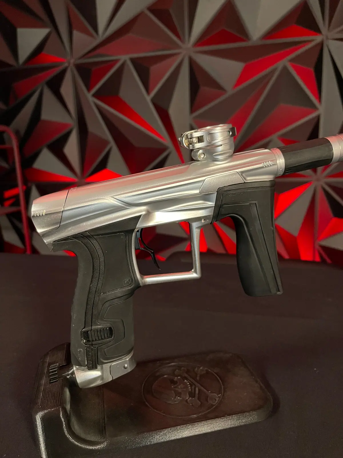 Used Planet Eclipse Geo 4 Paintball Gun - Pure Silver W/ 1 Fl Insert And Infamous Deuce Trigger 1