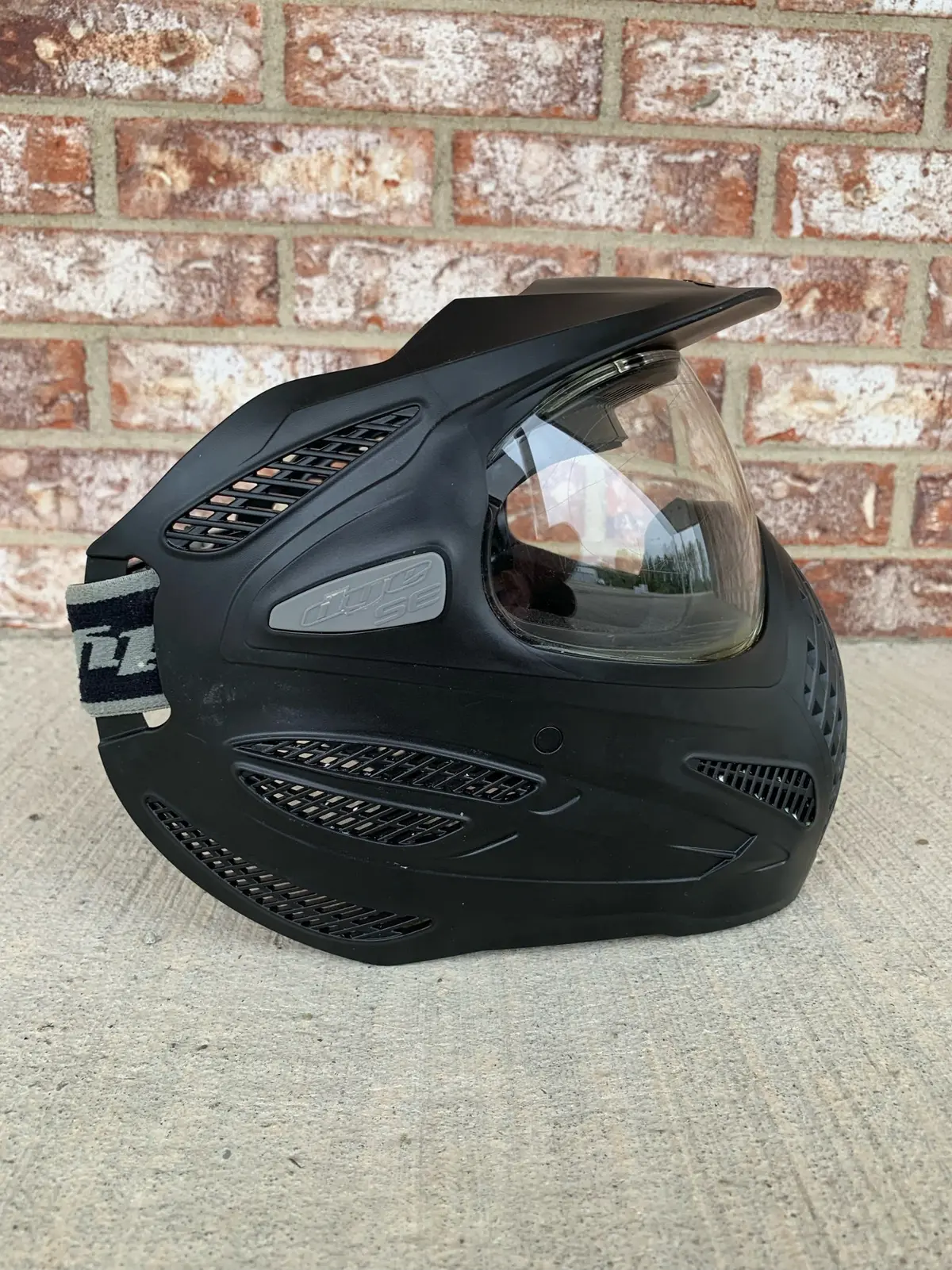 Used Dye Se Paintball Mask - Black 1