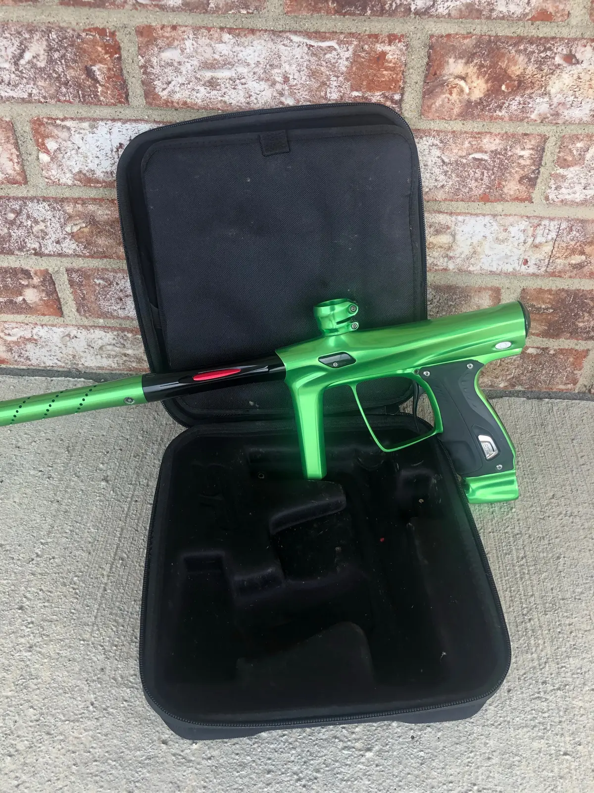 Used Shocker Rsx Paintball Gun - Gloss Lime 1