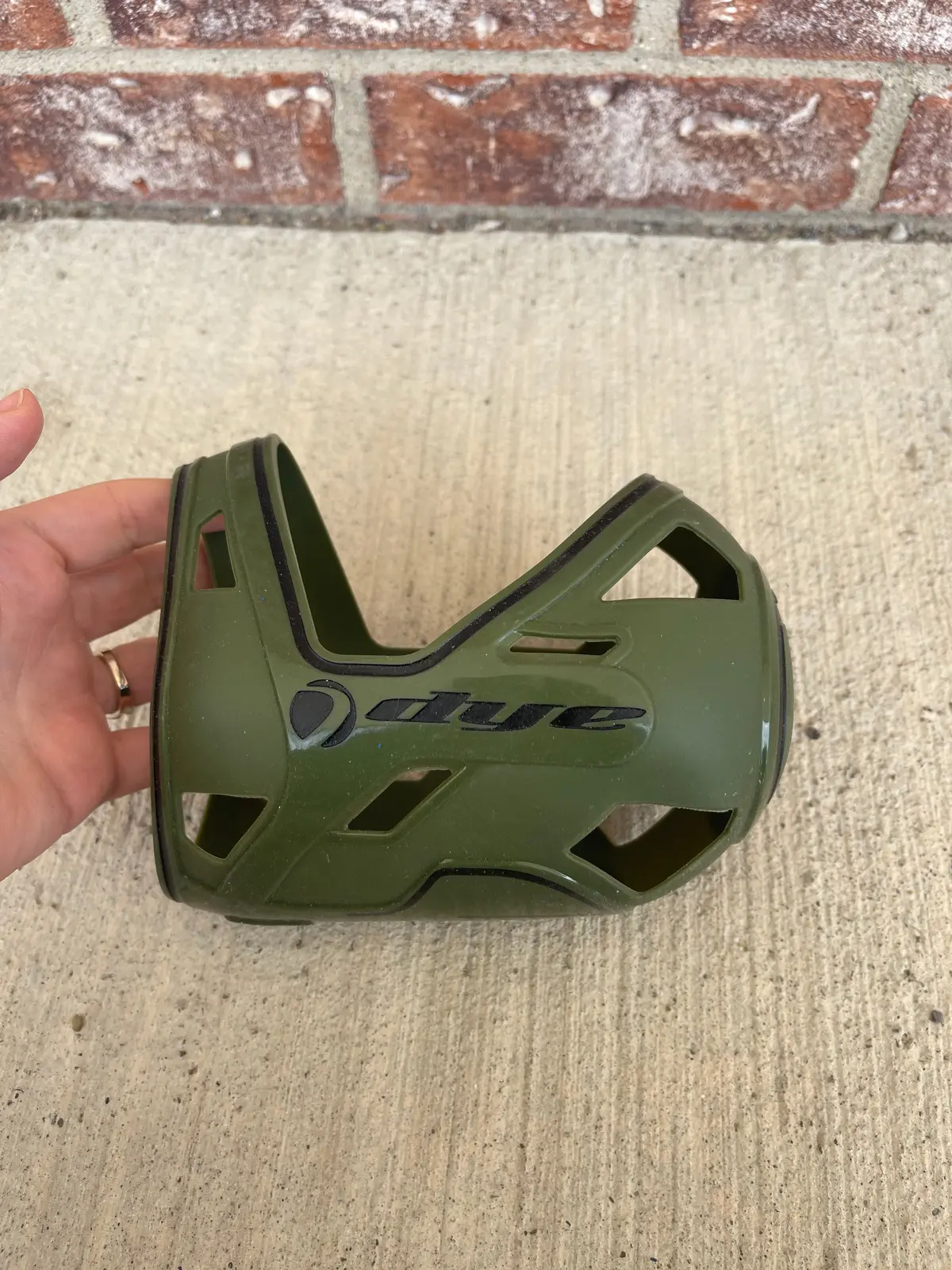 Used Dye Tank Grip - Olive/Black 1