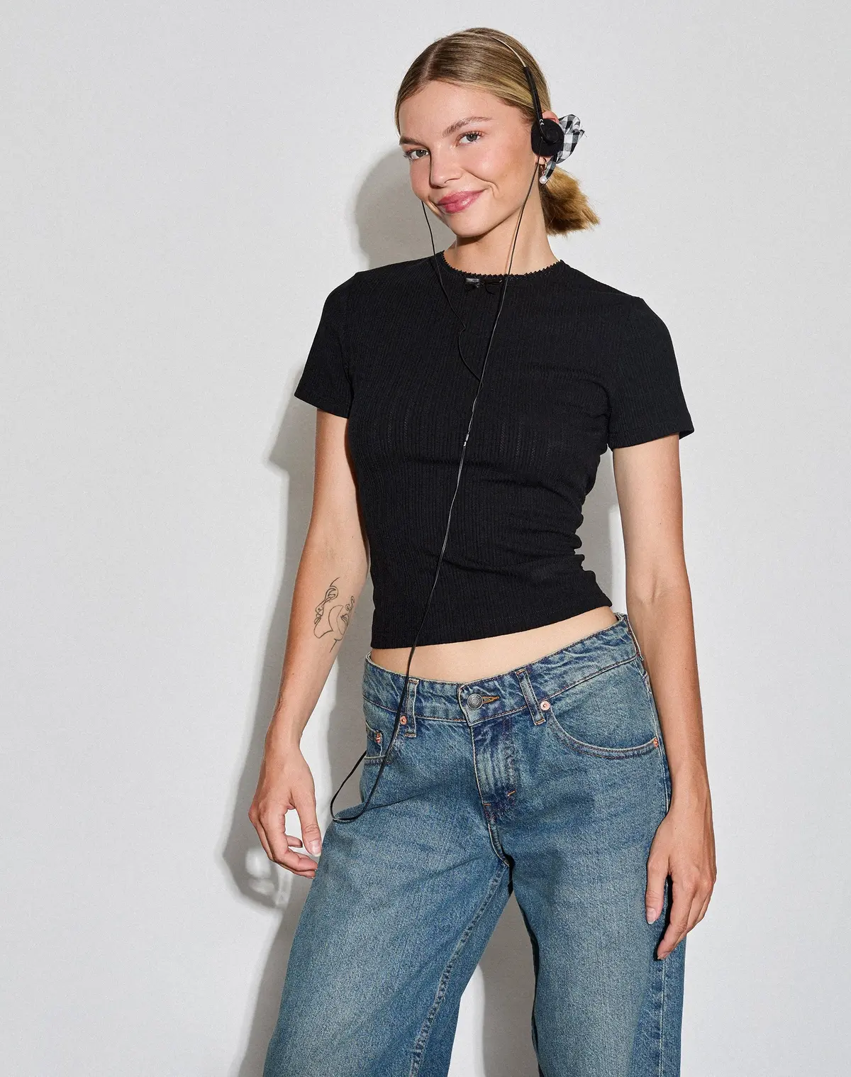 Dakota Cropped Tee In Black 1