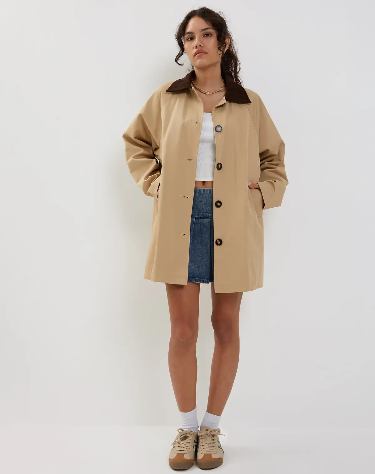 Izora Short Trench Coat In Tan 1