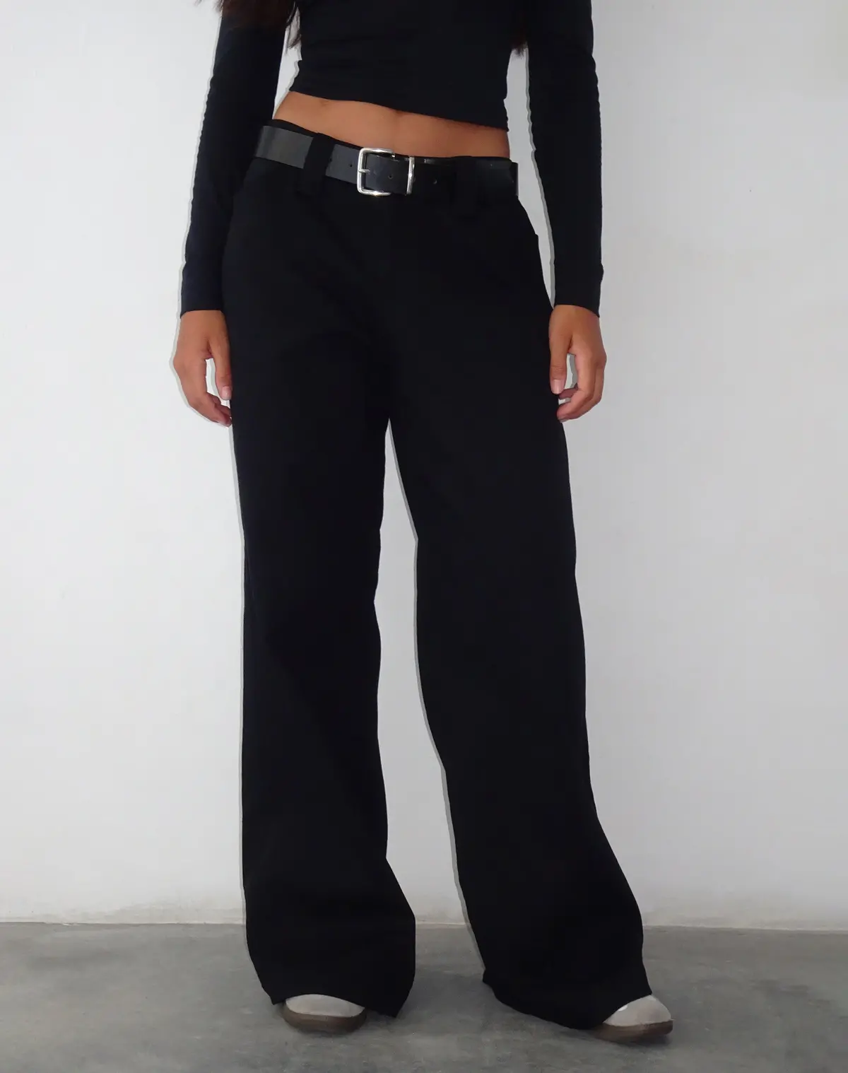 Kaomy Wide Leg Trouser In Black 1
