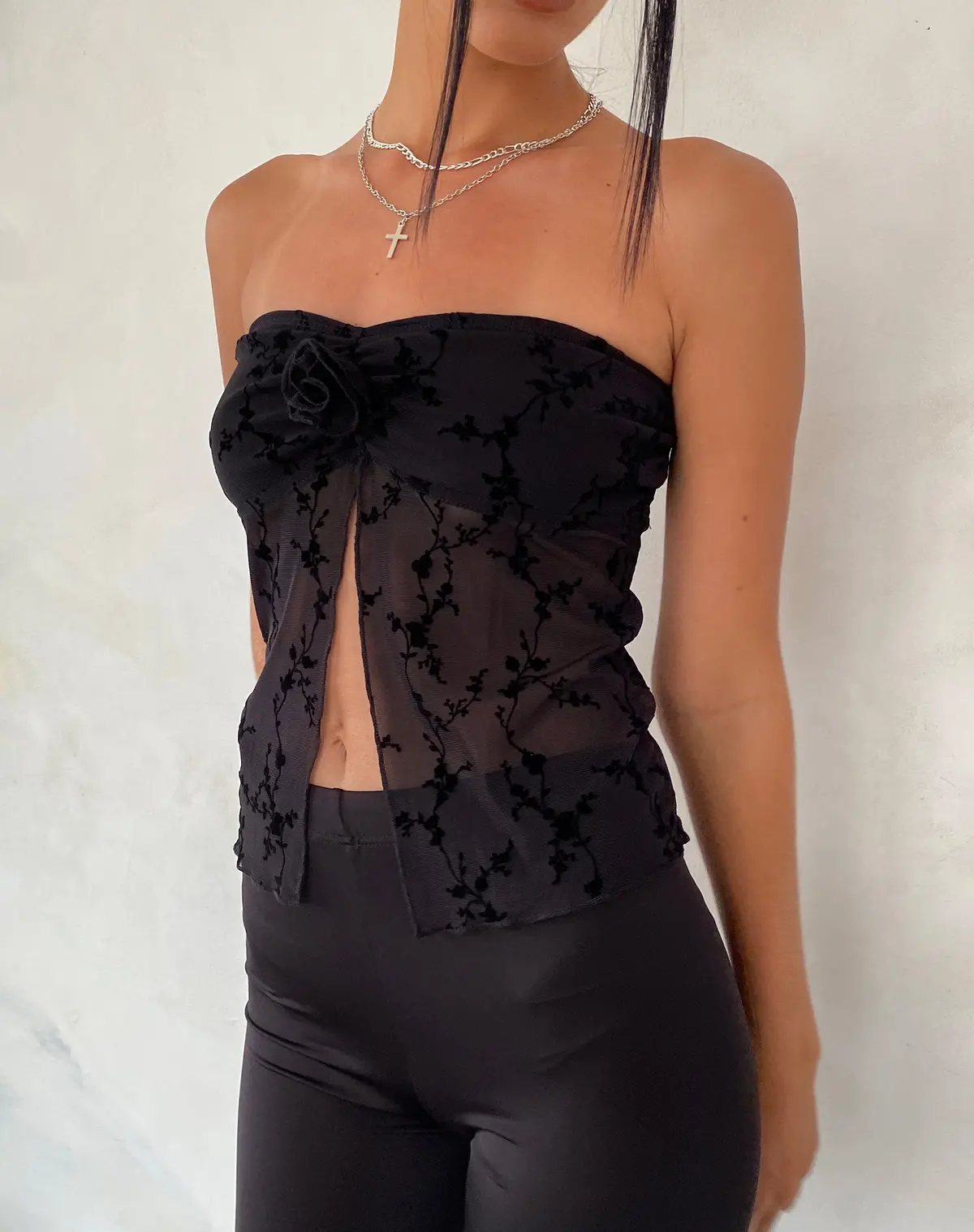 Nicola Butterfly Top In Vine Flower Black 1