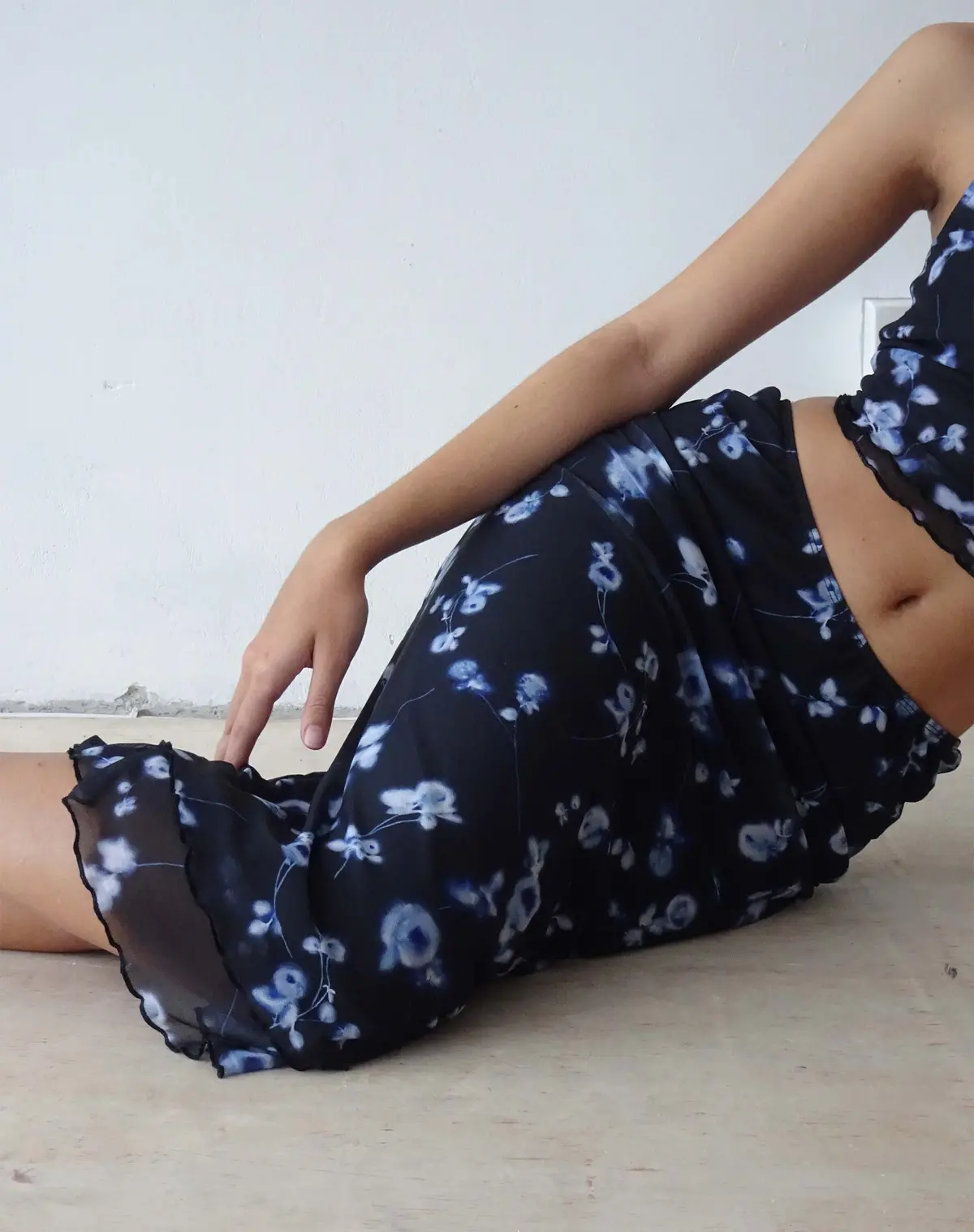 Eldonia Midi Skirt In Mesh Navy Diffused Floral 1