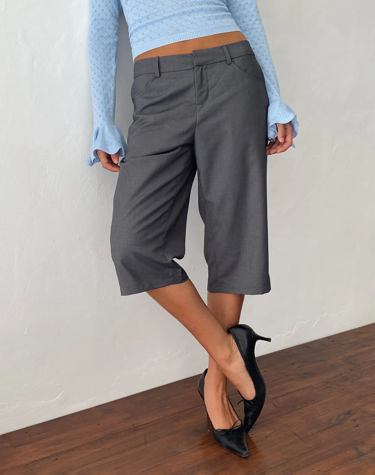 Tuni Capri Trouser In Tailoring Grey 1